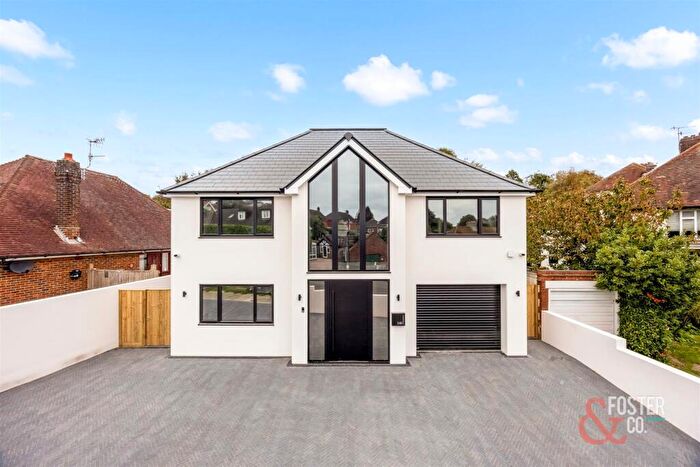 5 Bedroom Detached House For Sale In Valley Drive, Brighton, BN1