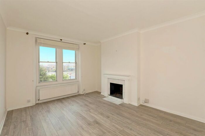 2 Bedroom Flat To Rent In Lower Richmond Road, London, SW15