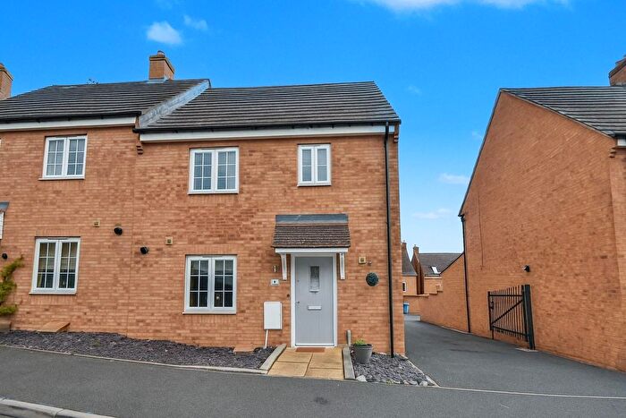 3 Bedroom Semi-detached House For Sale In Savernake Drive, Little Stanion, NN18