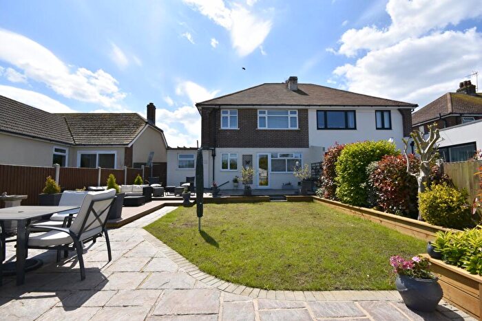 3 Bedroom Semi-Detached House For Sale In Northdown Road, Margate, CT9 - Photo 2