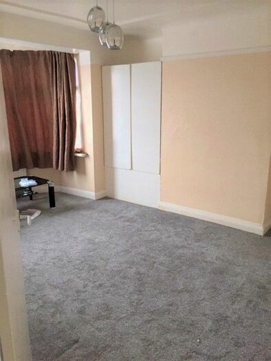 2 Bedroom Flat To Rent In Christchurch Avenue, Harrow HA3