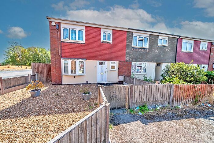 3 Bedroom End Of Terrace House For Sale In Rowlands Close, Walsall, WS2