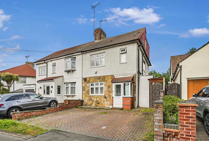 4 Bedroom Terraced House For Sale In Sewardstone Road, London, E4