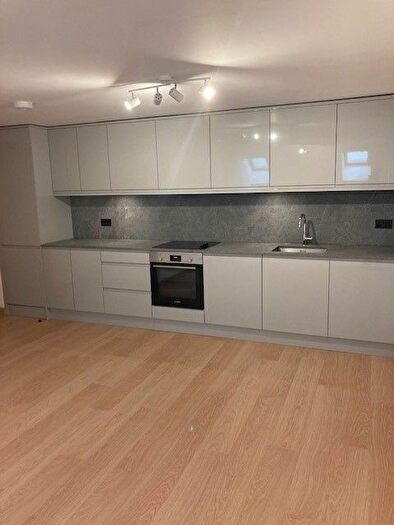 2 Bedroom Flat To Rent In Holloway Road, Holloway, Islington, North London, N7