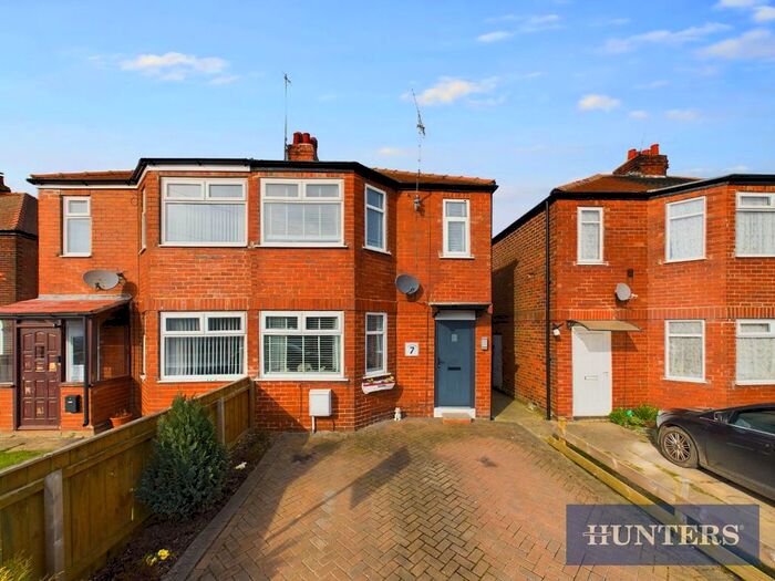 3 Bedroom Property For Sale In Woodcock Road, Flamborough, Bridlington, YO15