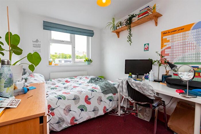 6 Bedroom House To Rent In Luton Road, Birmingham, B29