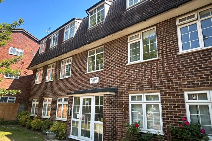 2 Bedroom Flat To Rent In Sherringham Court, EN2