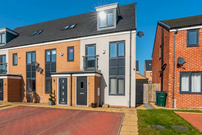 3 Bedroom Town House To Rent In Greville Gardens, Great Park, Newcastle Upon Tyne, NE13