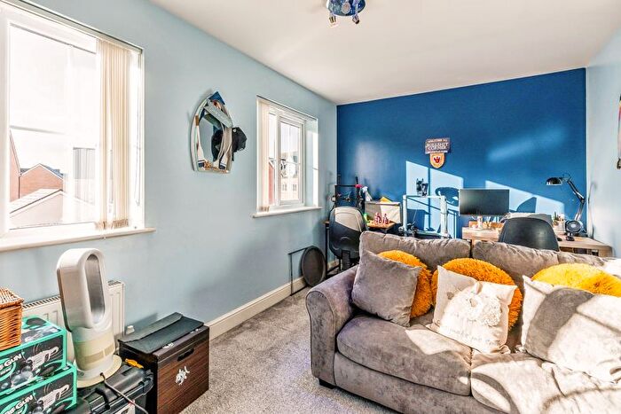 3 Bedroom End Of Terrace House For Sale In Parc Y Garreg, Kidwelly, Carmarthenshire, SA17