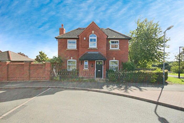 4 Bedroom Detached House For Sale In Charingworth Drive, Hatton Park, Warwick, CV35