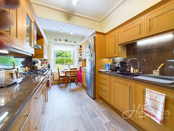 2 Bedroom Flat For Sale In Middle Lincombe Road, Torquay, TQ1