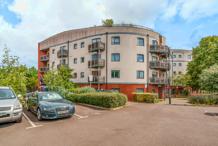 2 Bedroom Apartment To Rent In Mayfield Road, Hersham, Walton-on-Thames, KT12
