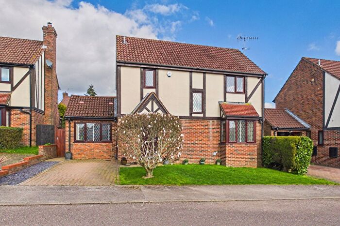 4 Bedroom Detached House For Sale In The Glades, Hemel Hempstead, HP1