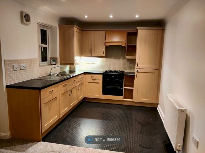 2 Bedroom Flat To Rent In Bessacarr, Doncaster, DN4