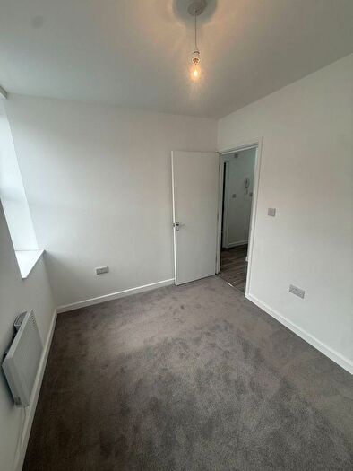 2 Bedroom Flat To Rent In Bedroom Flat - Market Street, Watford, WD18