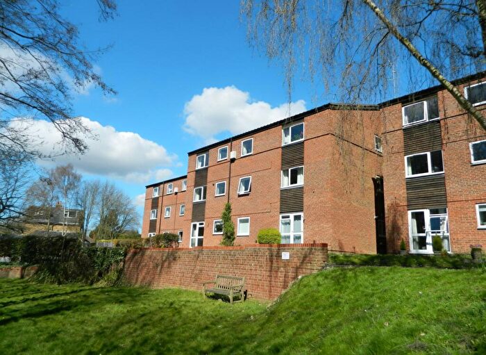 1 Bedroom Flat To Rent In Gilligan Close, Horsham, RH12