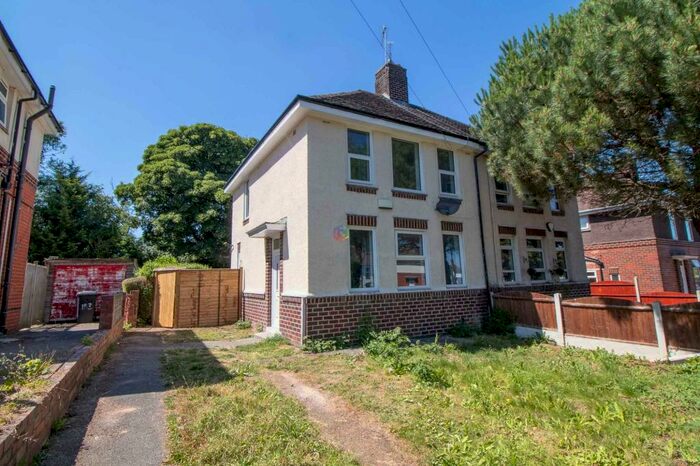 3 Bedroom Semi-Detached House To Rent In Hartley Brook Road, Sheffield, S5