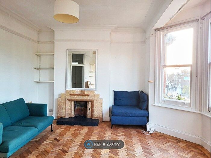 2 Bedroom Flat To Rent In Fairlawn Mansions, London, SE14