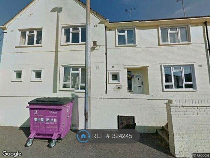 4 Bedroom Semi-Detached House To Rent In Cottage, London, E3