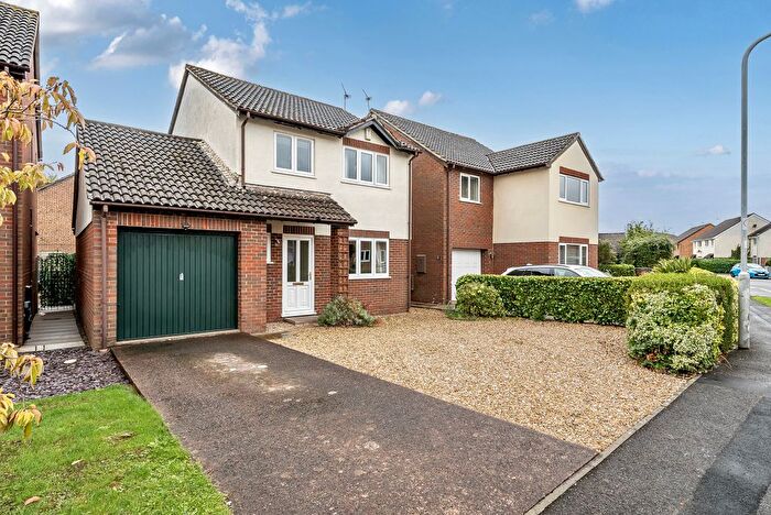 3 Bedroom Detached House For Sale In Thames Drive, Taunton, TA1