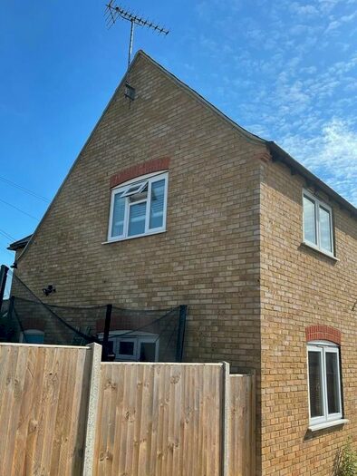 2 Bedroom Flat To Rent In Station Road, Whitstable, CT5