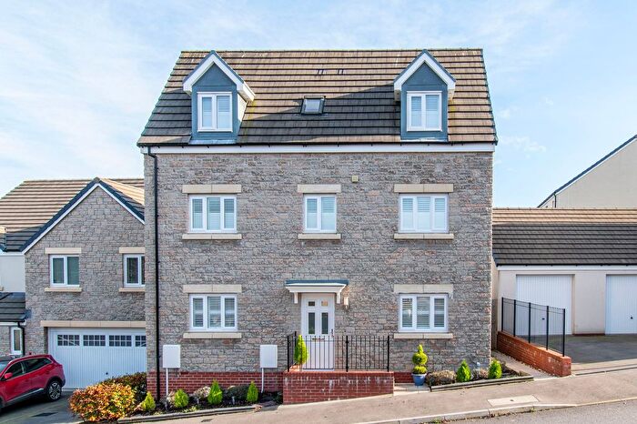 4 Bedroom Town House For Sale In Gemini Drive, Liskeard, PL14
