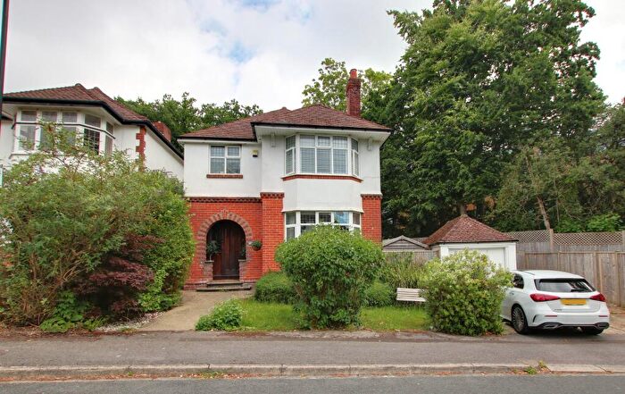 3 Bedroom Detached House For Sale In Bassett, Southampton, SO16