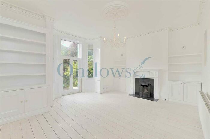 2 Bedroom Apartment To Rent In Hampstead Lane, London, N6