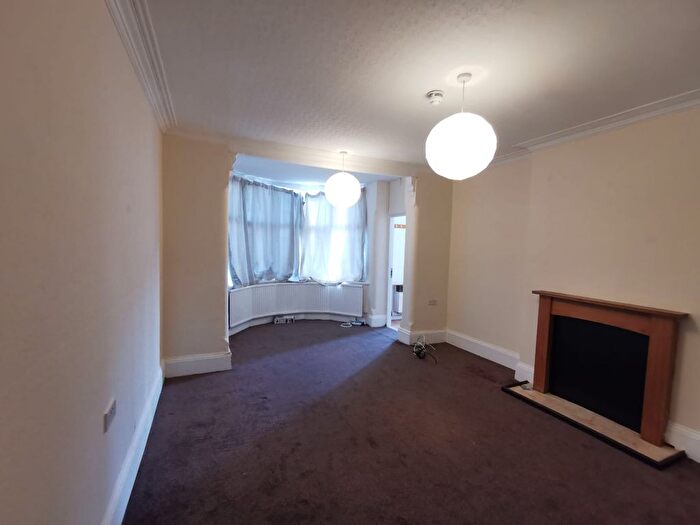 1 Bedroom Flat To Rent In Kentwood Hill, Reading, RG31