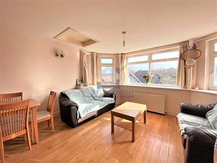 3 Bedroom Flat To Rent In Farnan Lodge, Farnan Road, Streatham, SW16