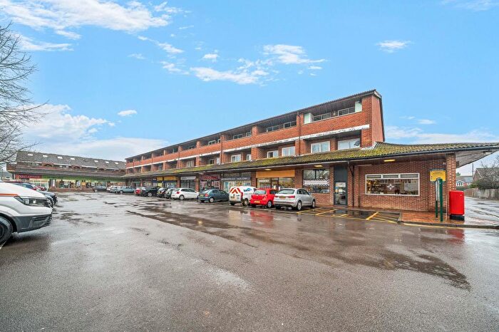 2 Bedroom Flat For Sale In Savile Way, Grove, Wantage, OX12