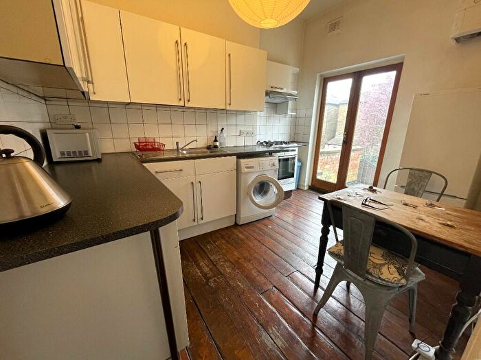 3 Bedroom Flat To Rent In Blackstock Road, London, N4