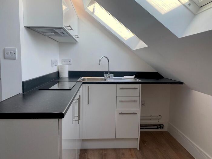 Studio To Rent In Walton Avenue, Sutton, SM3