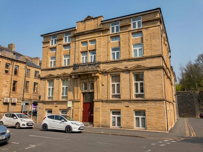 1 Bedroom Flat To Rent In Charles Street, Shipley, BD17