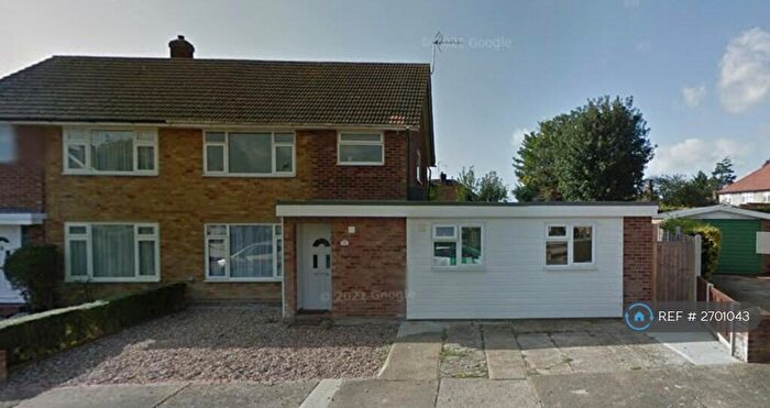 6 Bedroom Semi-Detached House To Rent In Arnstones Close, Colchester, CO4