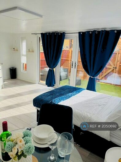 Studio To Rent In London, London, E13