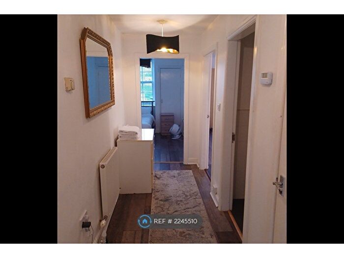 2 Bedroom Flat To Rent In Quebec Street, Bradford, BD1