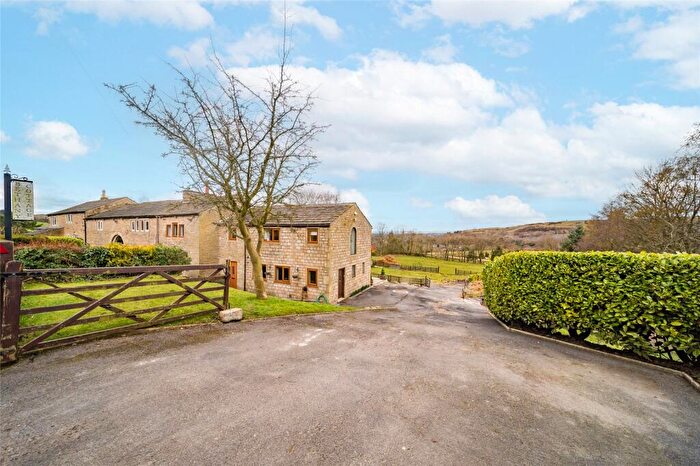 5 Bedroom Semi-Detached House To Rent In Bethany Lane, Newhey, Rochdale, Greater Manchester, OL16