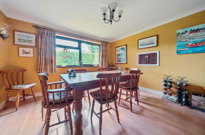 4 Bedroom Detached House For Sale In April Grove, Sarisbury Green, Hampshire, SO31
