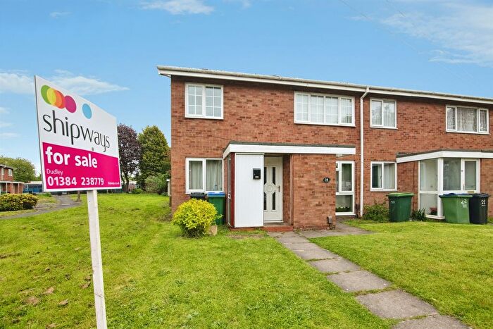 2 Bedroom Maisonette For Sale In Oakthorpe Gardens, Tividale, Oldbury, B69