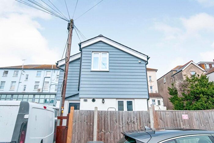 1 Bedroom House To Rent In Avenue Lane, Eastbourne, BN21