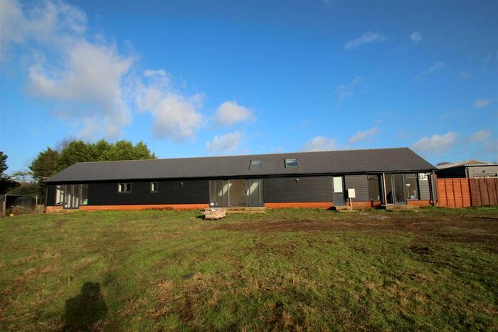 3 Bedroom Bungalow To Rent In Gravelly Bottom Road, Kingswood, Maidstone, ME17