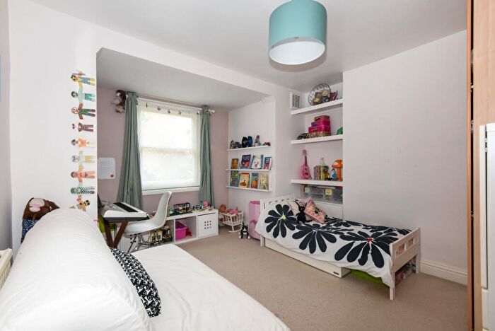 2 Bedroom Apartment To Rent In Anerley Grove Anerley, SE19