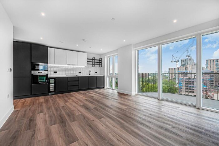 3 Bedroom Flat To Rent In Cairncross House, Townsend Road, SE3