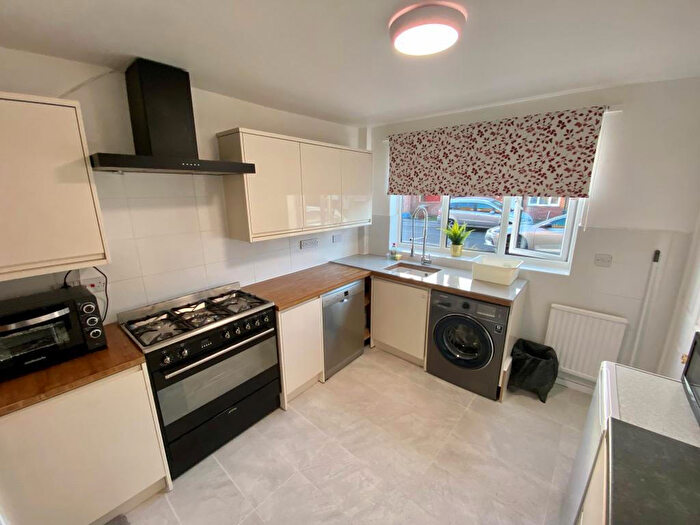 3 Bedroom House To Rent In March Close, Nottingham, NG5