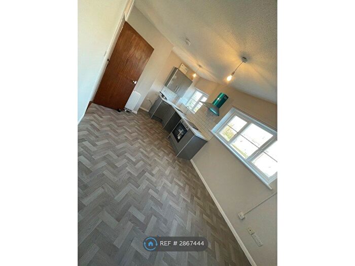 1 Bedroom Flat To Rent In Highstreet Queenborough, Queenborough, ME11
