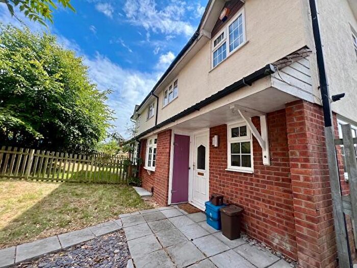 2 Bedroom House To Rent In Haxby Court, Cardiff Bay, Cardiff, CF10