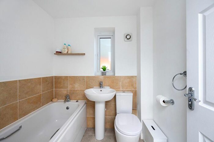 2 Bedroom Semi-Detached House For Sale In Rhodes Way, Billingshurst, RH14