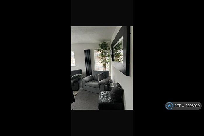 1 Bedroom Flat To Rent In Brocklehurst Mews, Macclesfield, SK10