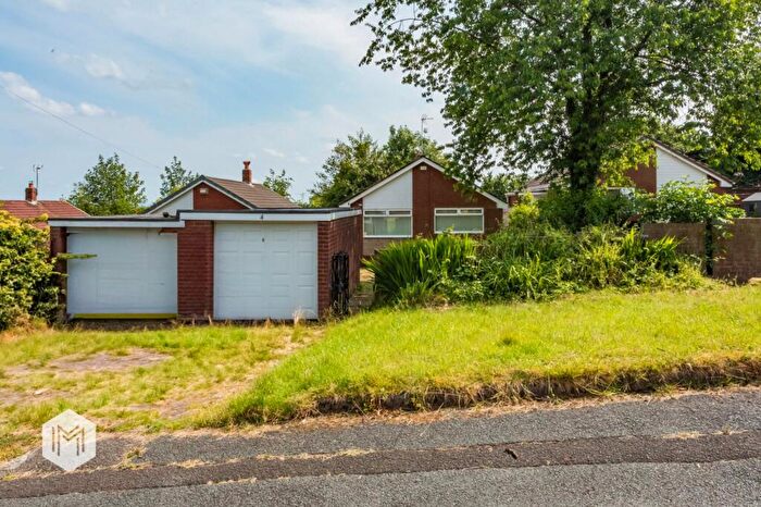 2 Bedroom Detached Bungalow For Sale In Marlow Close, Breightmet, Bolton, BL2